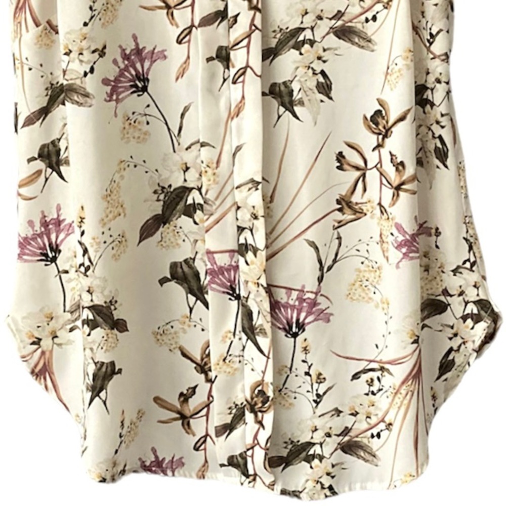 ❌SOLD❌MED•CLEO•SLEEVELESS V-NECK FLORAL BLOUSE - DETAIL DOWN THE FRONT•GORGEOUS - Picture 4 of 6